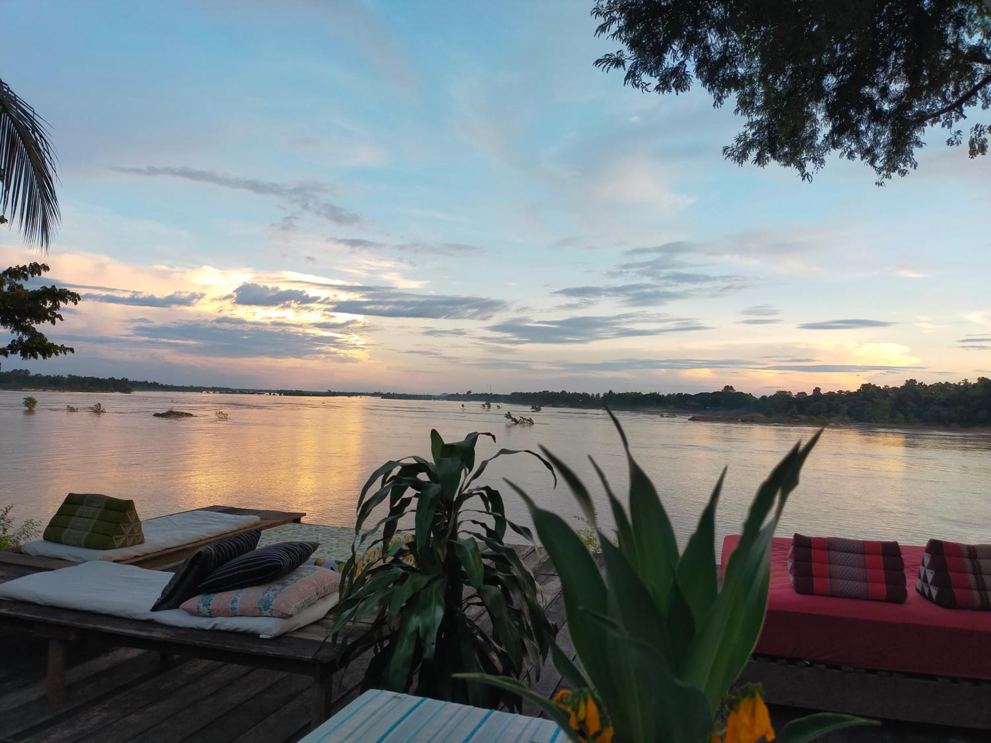 Pomelo Restaurant And Guesthouse - Fishermen & Tammarine Cottages Riverfront - Experience Nature, Culture And Adventure & Tailor-Made Tour Ban Khon Экстерьер фото