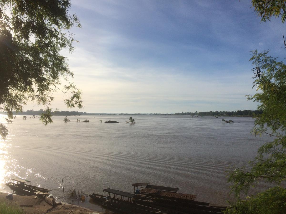 Pomelo Restaurant And Guesthouse - Fishermen & Tammarine Cottages Riverfront - Experience Nature, Culture And Adventure & Tailor-Made Tour Ban Khon Экстерьер фото