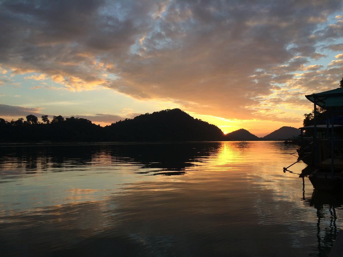 Pomelo Restaurant And Guesthouse - Fishermen & Tammarine Cottages Riverfront - Experience Nature, Culture And Adventure & Tailor-Made Tour Ban Khon Экстерьер фото